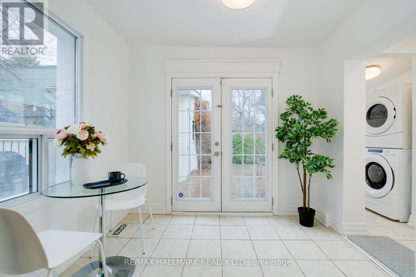 129 Woodfield Road, Toronto, Ontario  M4L 2W5 - Photo 9 - E12991178