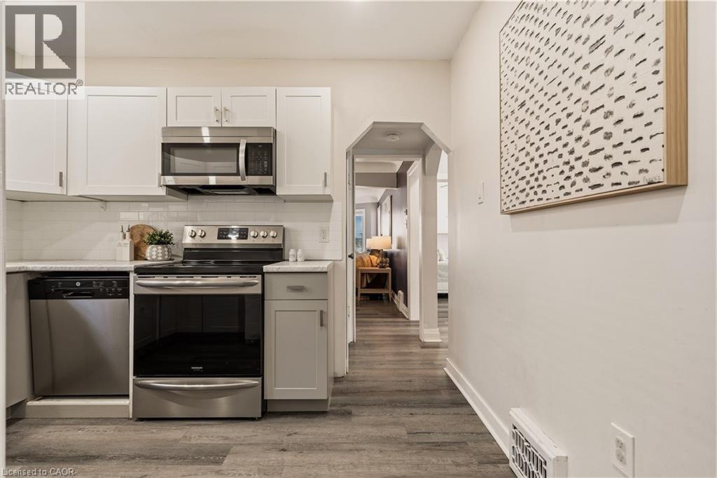 148 Huxley Avenue S, Hamilton, Ontario  L8K 2R1 - Photo 13 - 40823446