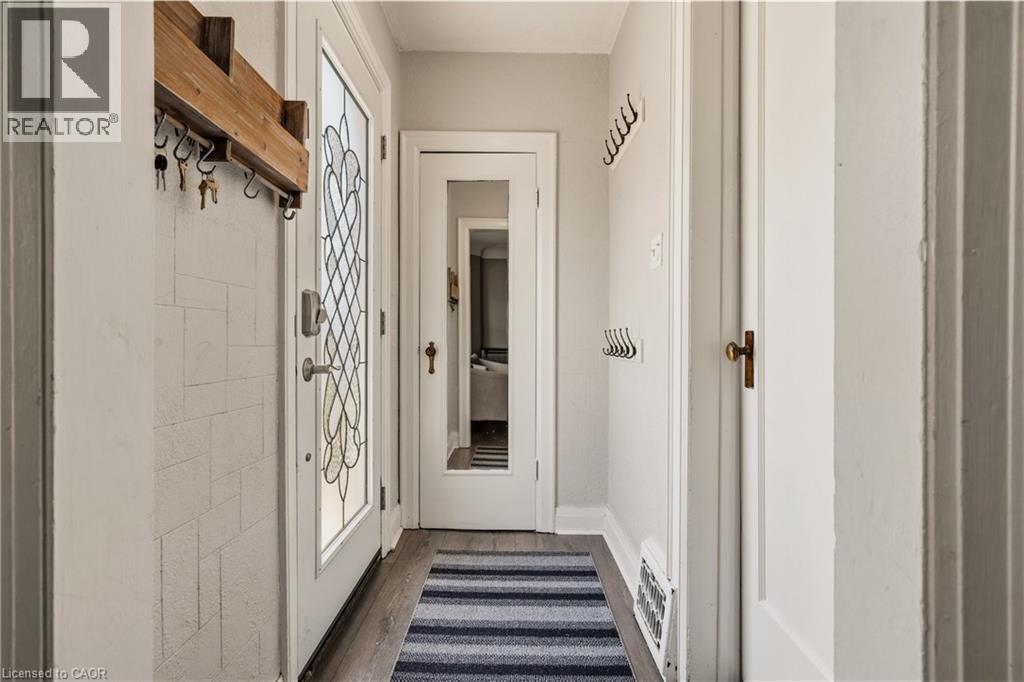 148 Huxley Avenue S, Hamilton, Ontario  L8K 2R1 - Photo 3 - 40823446