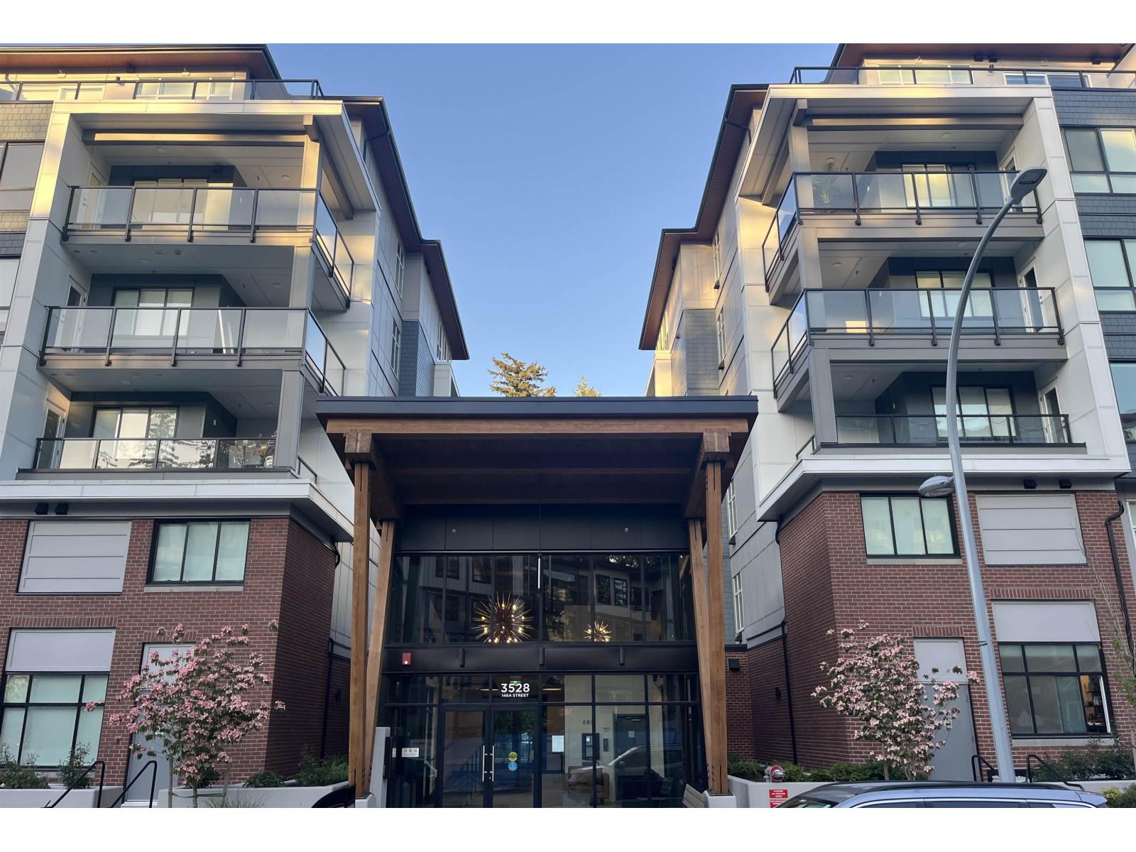 416 3528 146a Street, Surrey, British Columbia  V4P 0H4 - Photo 4 - R3115216