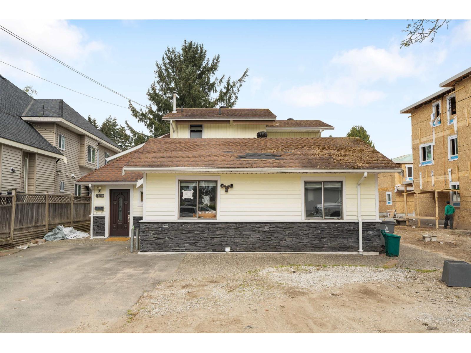 14115 110 Avenue, Surrey, British Columbia  V3R 1Z3 - Photo 1 - R3114630