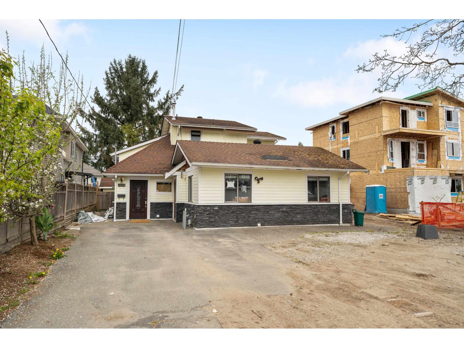 14115 110 Avenue, Surrey, British Columbia  V3R 1Z3 - Photo 2 - R3114630