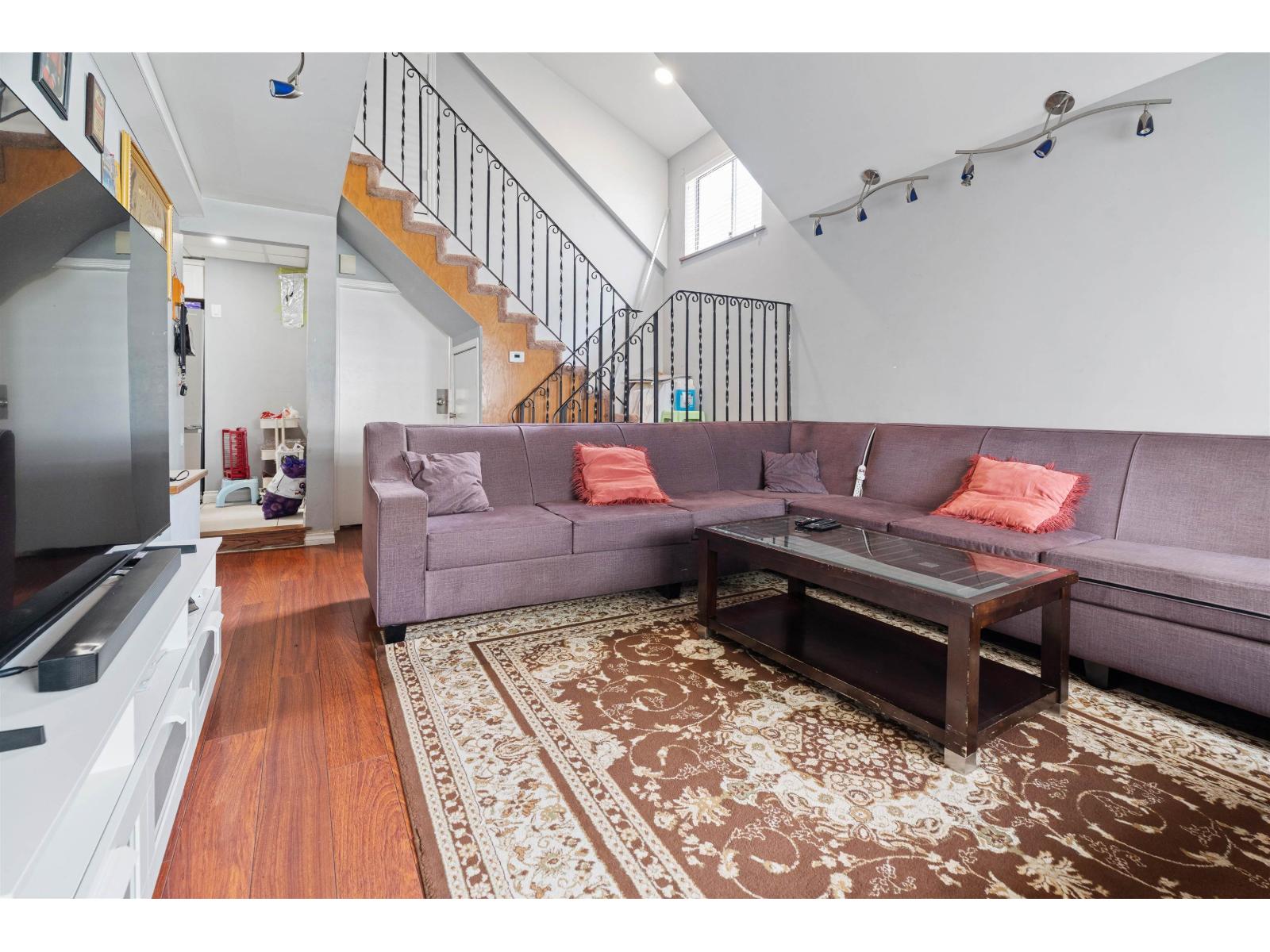 14115 110 Avenue, Surrey, British Columbia  V3R 1Z3 - Photo 4 - R3114630