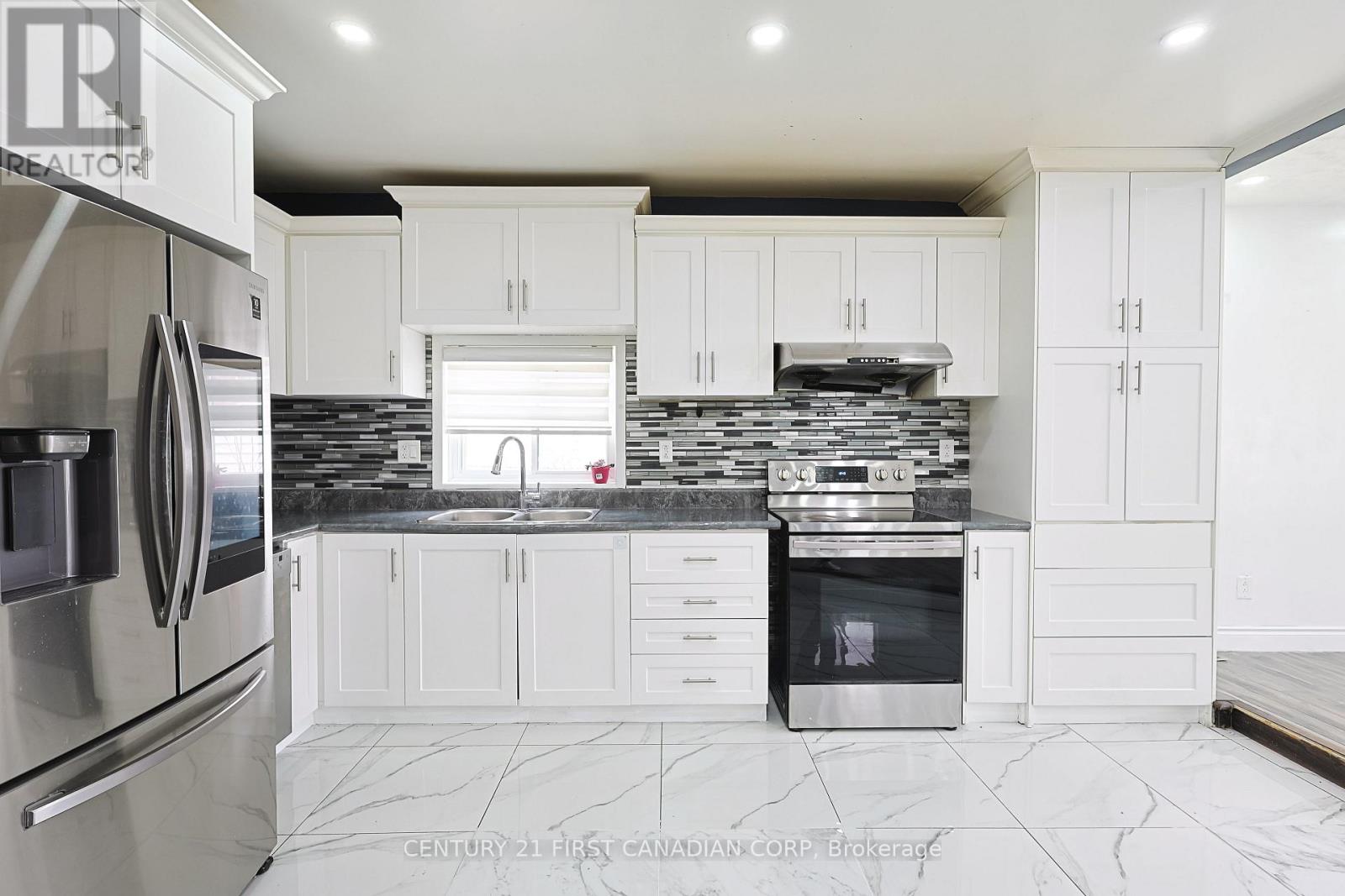 201 Emerson Avenue, London South, Ontario  N5Z 3L5 - Photo 10 - X13038528