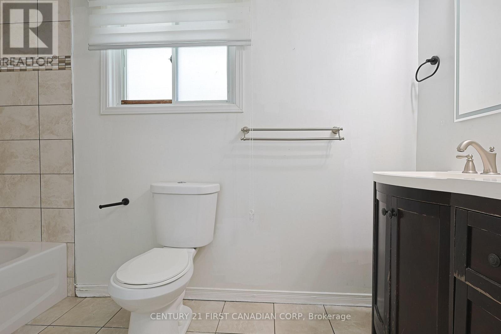 201 Emerson Avenue, London South, Ontario  N5Z 3L5 - Photo 18 - X13038528