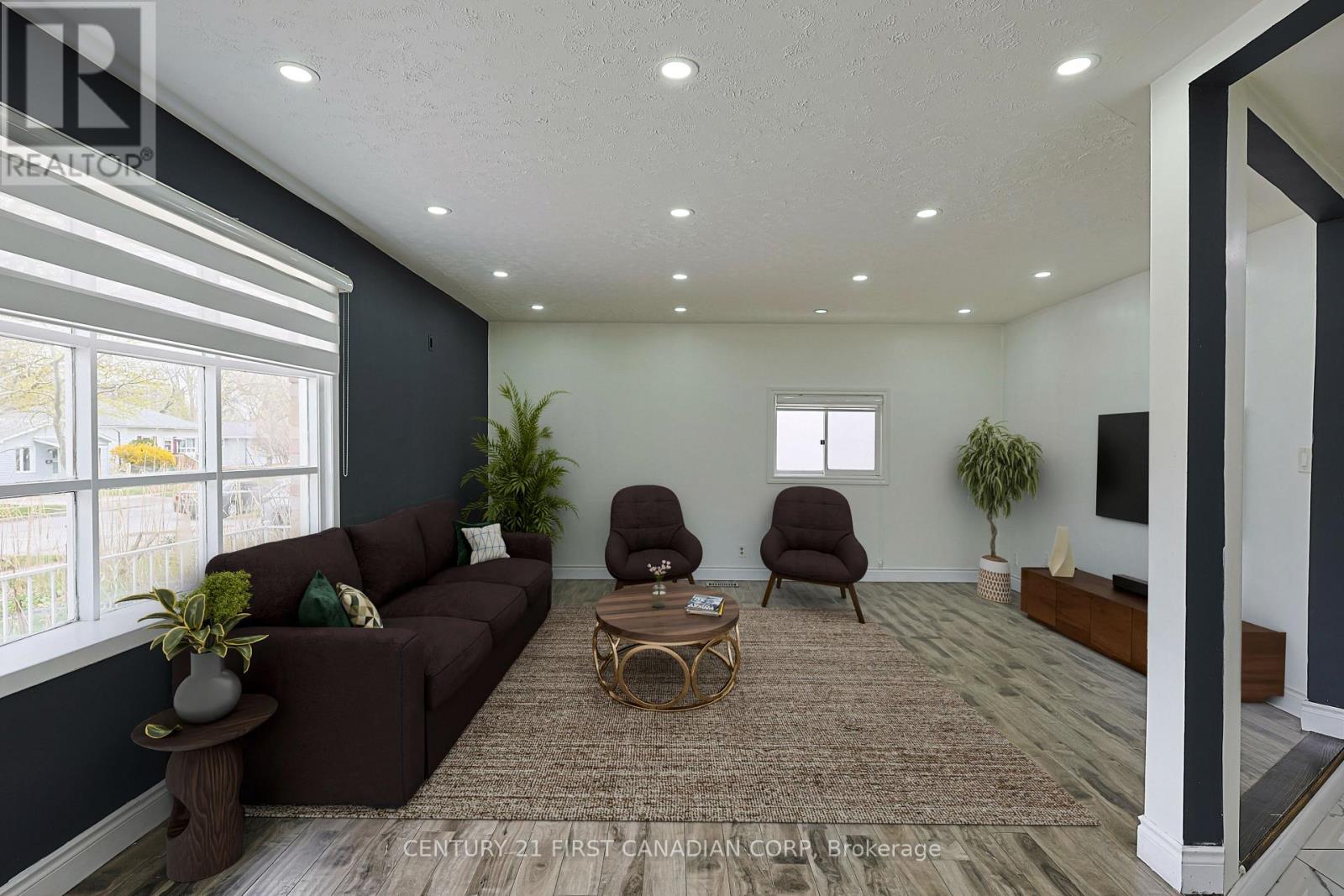 201 Emerson Avenue, London South, Ontario  N5Z 3L5 - Photo 4 - X13038528