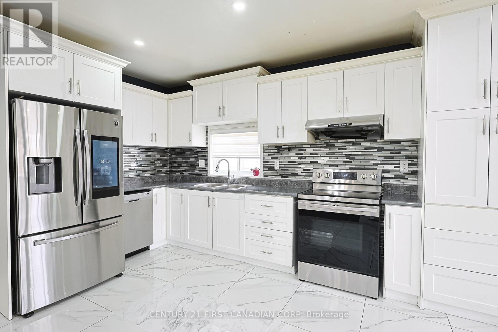 201 Emerson Avenue, London South, Ontario  N5Z 3L5 - Photo 9 - X13038528