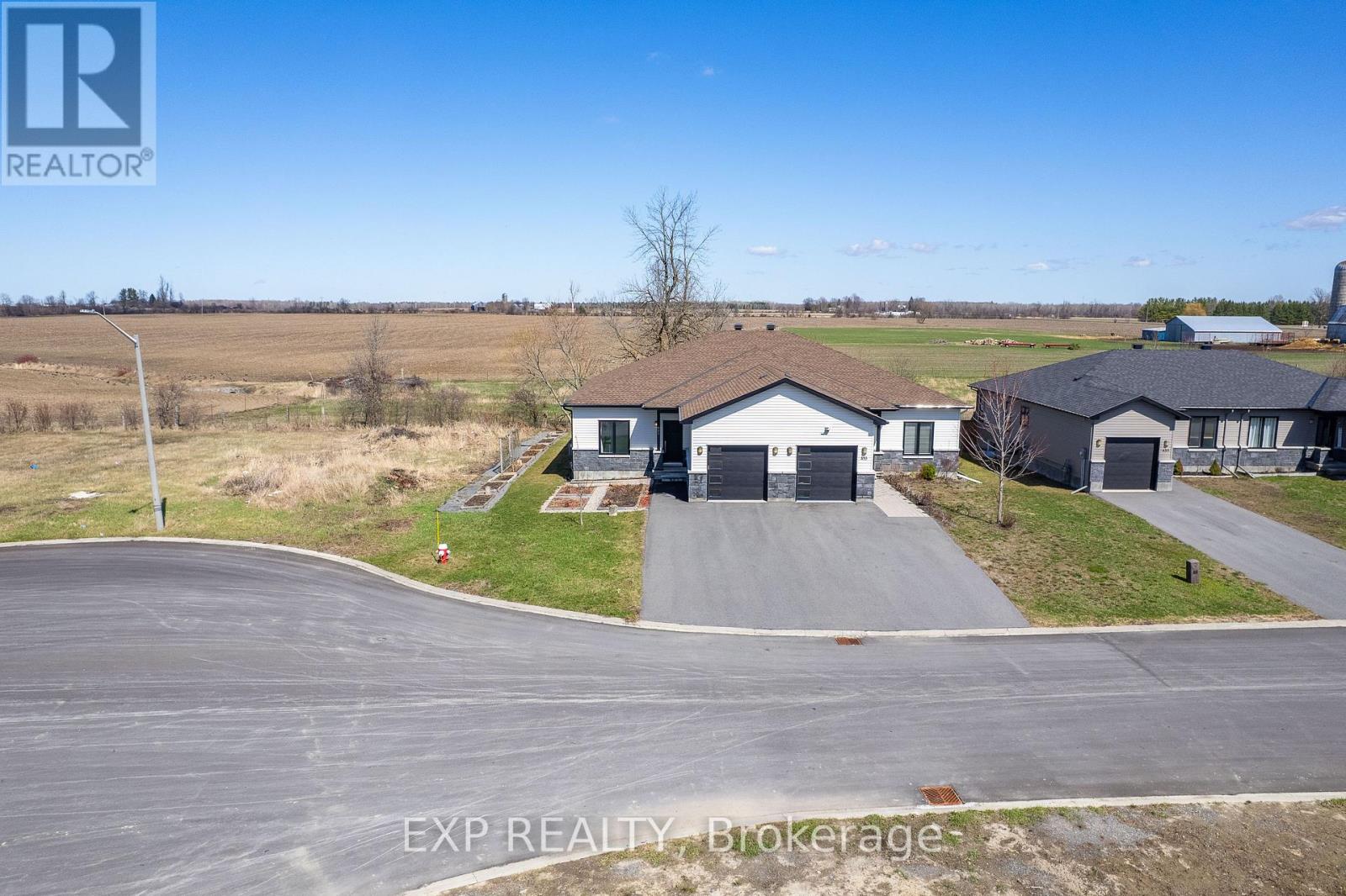 451 LANCASTER LANE, North Dundas, Ontario