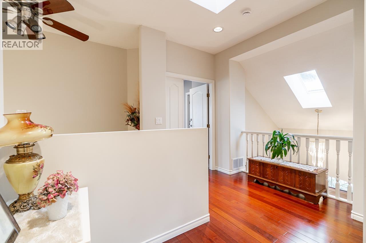 2 915 Fort Fraser Rise, Port Coquitlam, British Columbia  V3C 6K3 - Photo 14 - R3115372