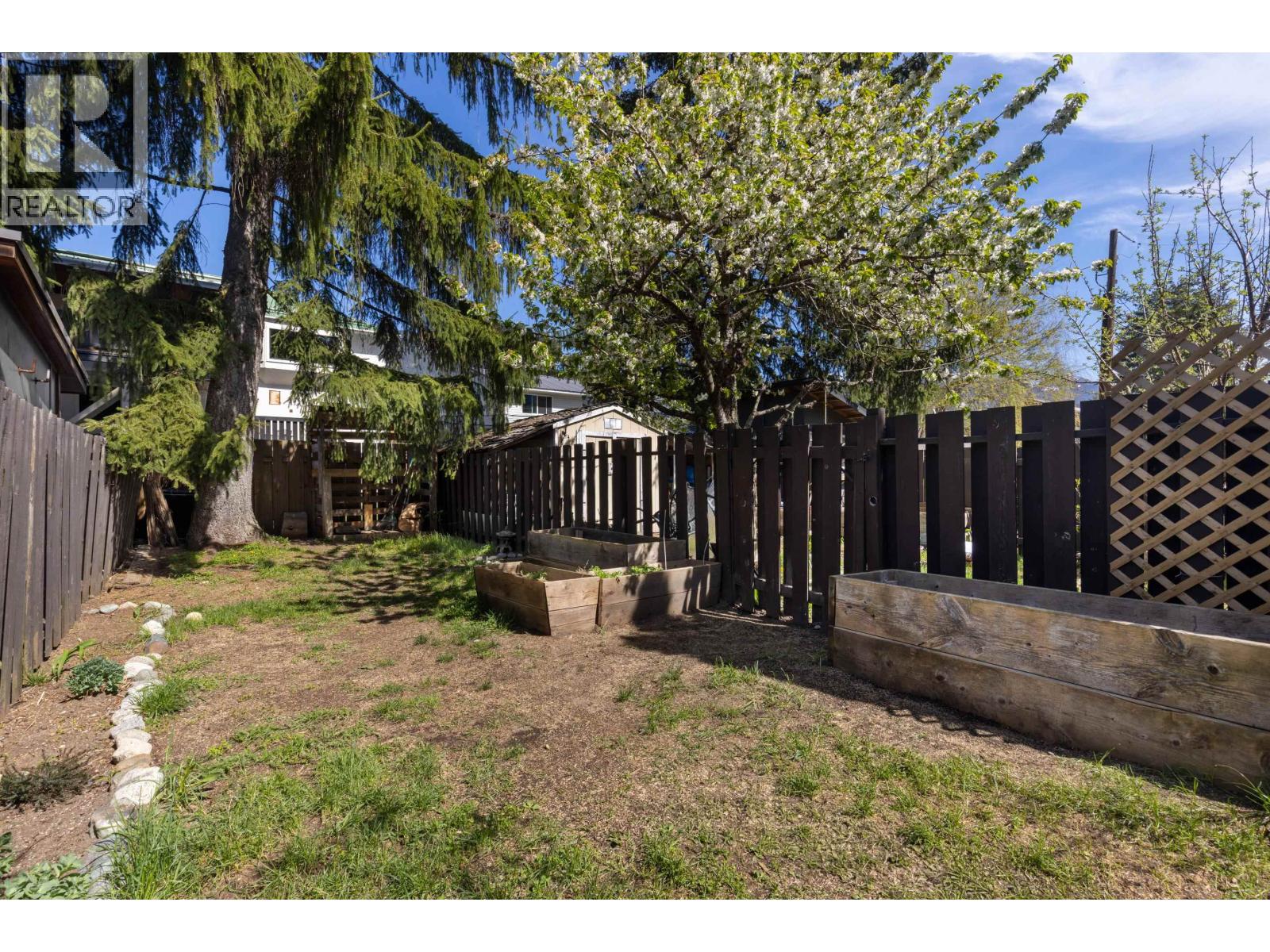 3 1470 Laurel Street, Pemberton, British Columbia  V0N 2L1 - Photo 13 - R3115382