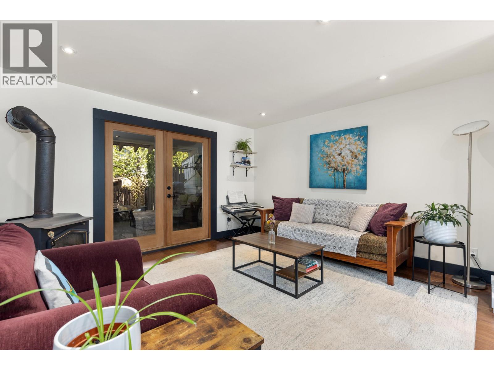 3 1470 Laurel Street, Pemberton, British Columbia  V0N 2L1 - Photo 3 - R3115382