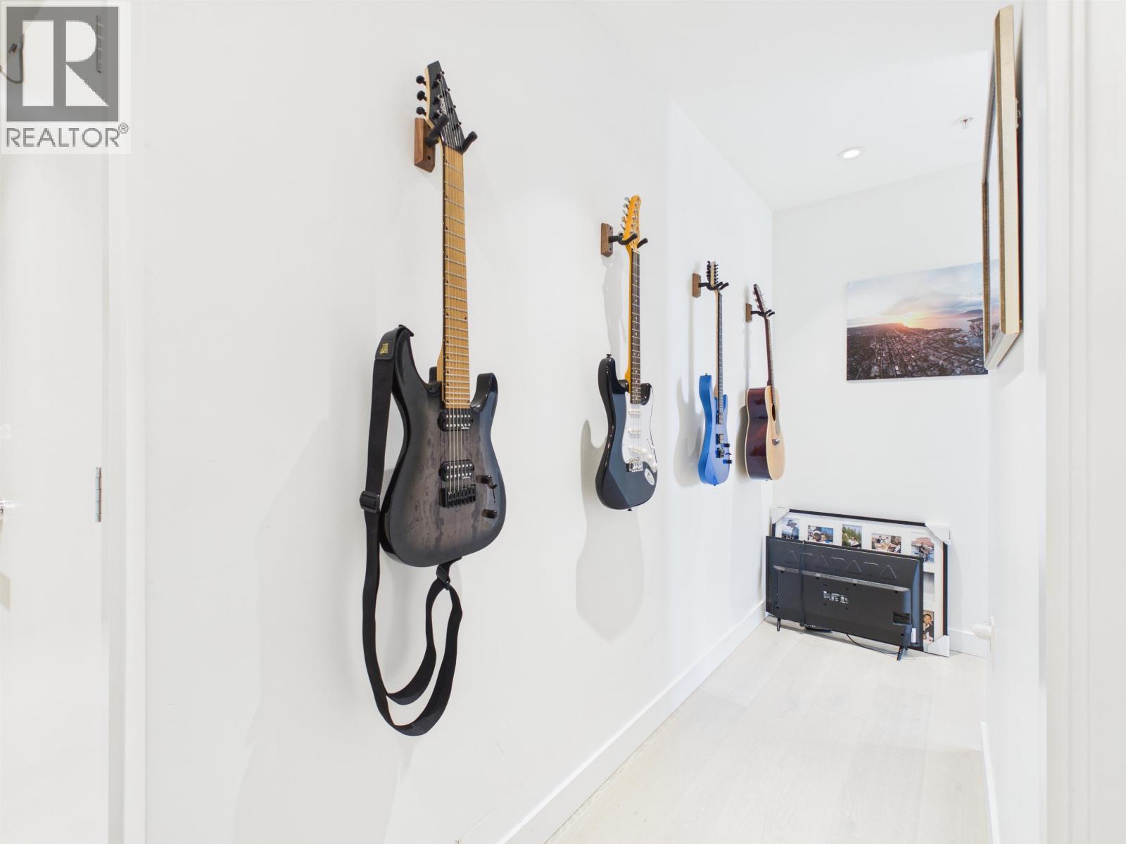 404 5289 Cambie Street, Vancouver, British Columbia  V5Z 0J5 - Photo 3 - R3115409