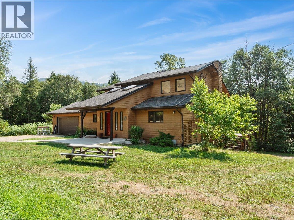 6172 Slocan River Road, Winlaw, British Columbia  V0G 2J0 - Photo 2 - 10384605