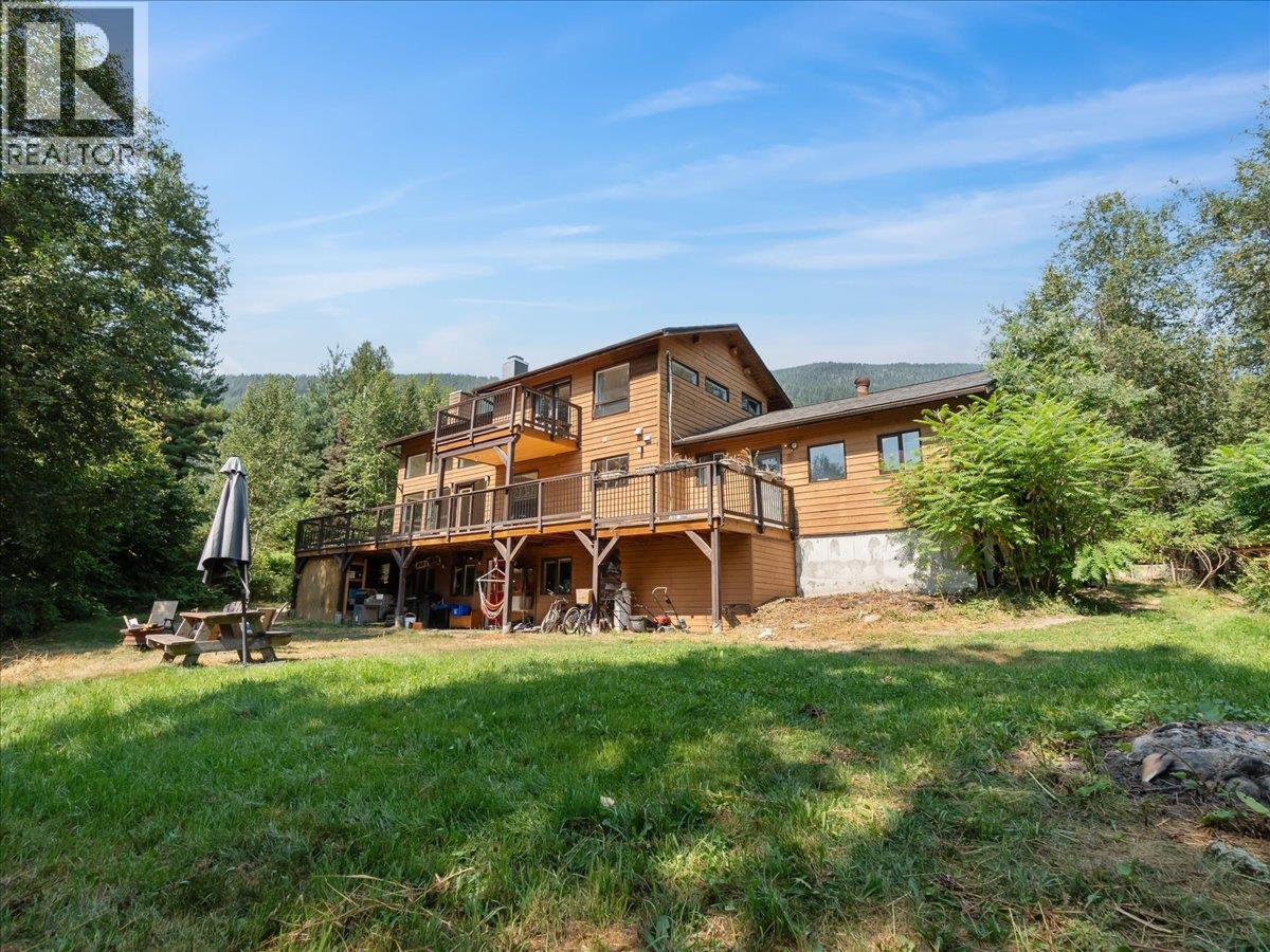 6172 Slocan River Road, Winlaw, British Columbia  V0G 2J0 - Photo 9 - 10384605
