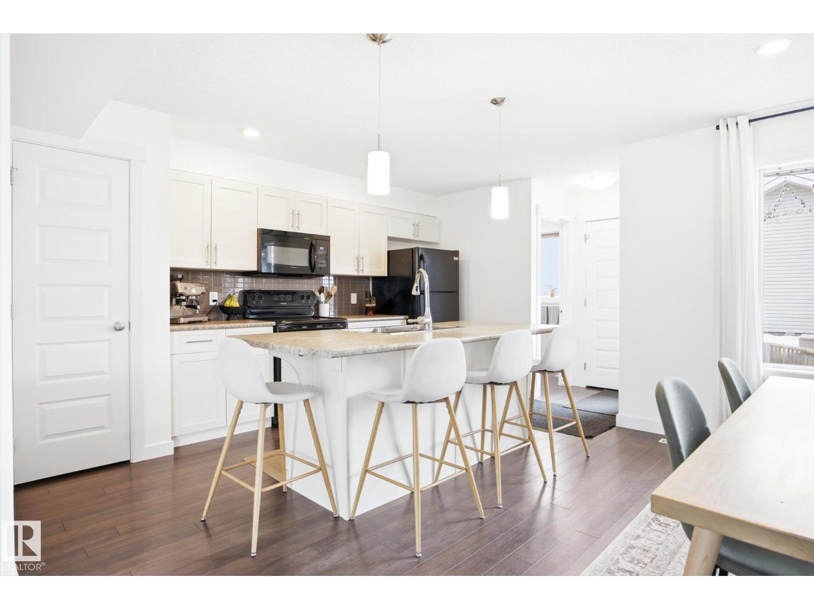 2061 Trumpeter Wy Nw, Edmonton, Alberta  T5S 0E7 - Photo 12 - E4483839