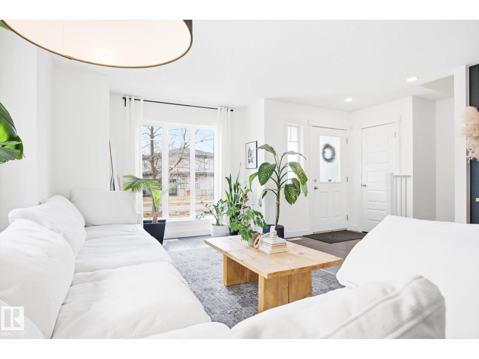 2061 Trumpeter Wy Nw, Edmonton, Alberta  T5S 0E7 - Photo 5 - E4483839