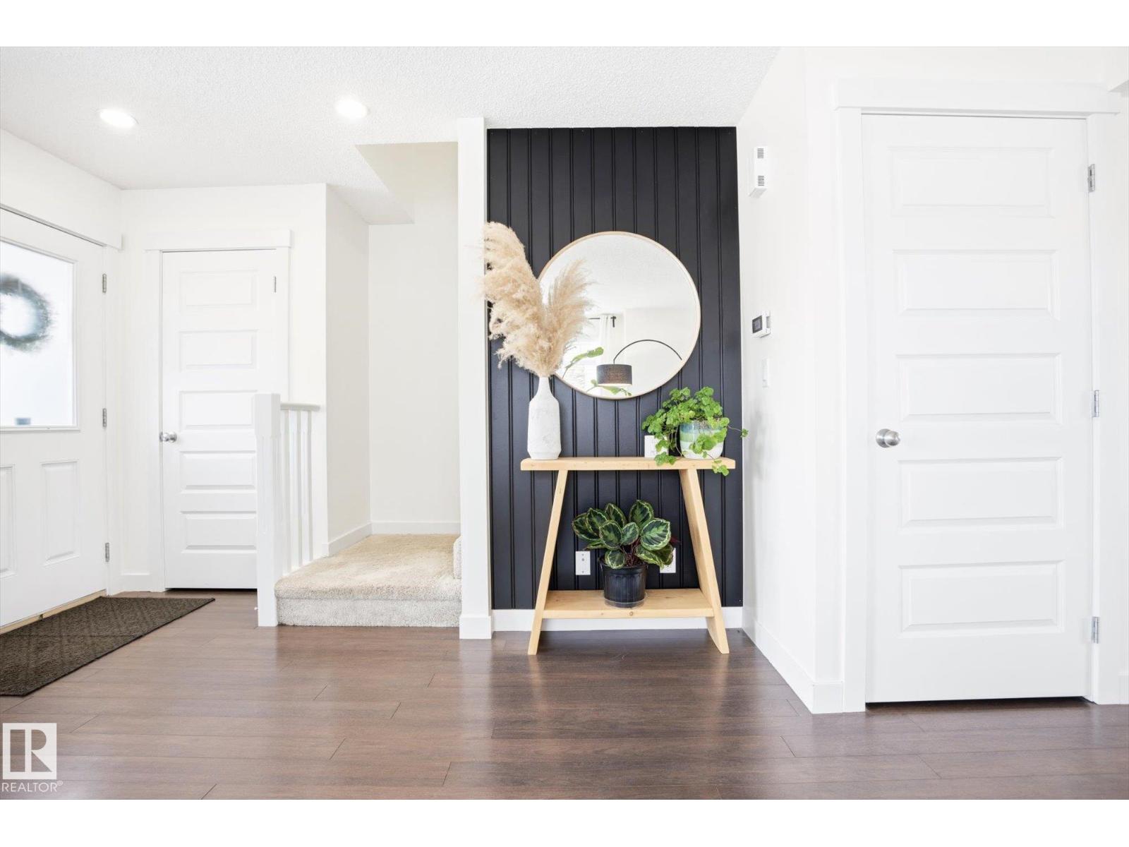 2061 Trumpeter Wy Nw, Edmonton, Alberta  T5S 0E7 - Photo 4 - E4483839