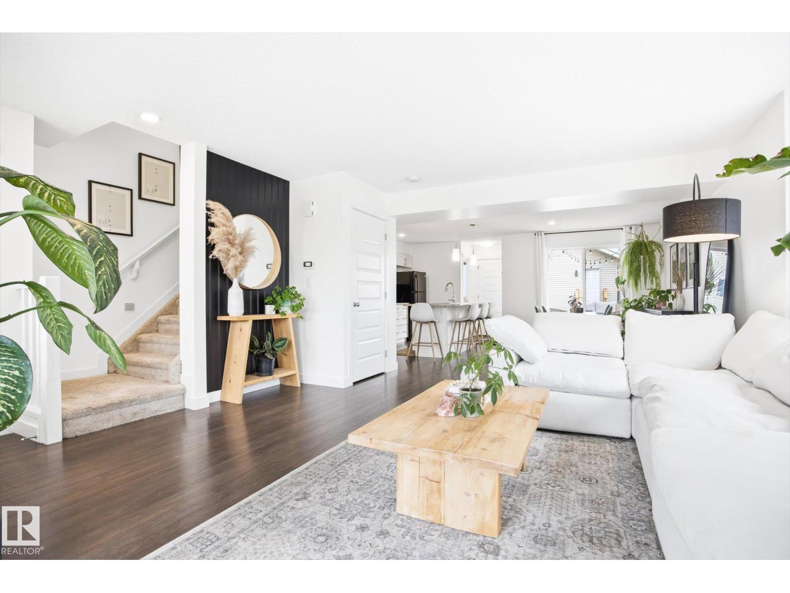 2061 Trumpeter Wy Nw, Edmonton, Alberta  T5S 0E7 - Photo 8 - E4483839