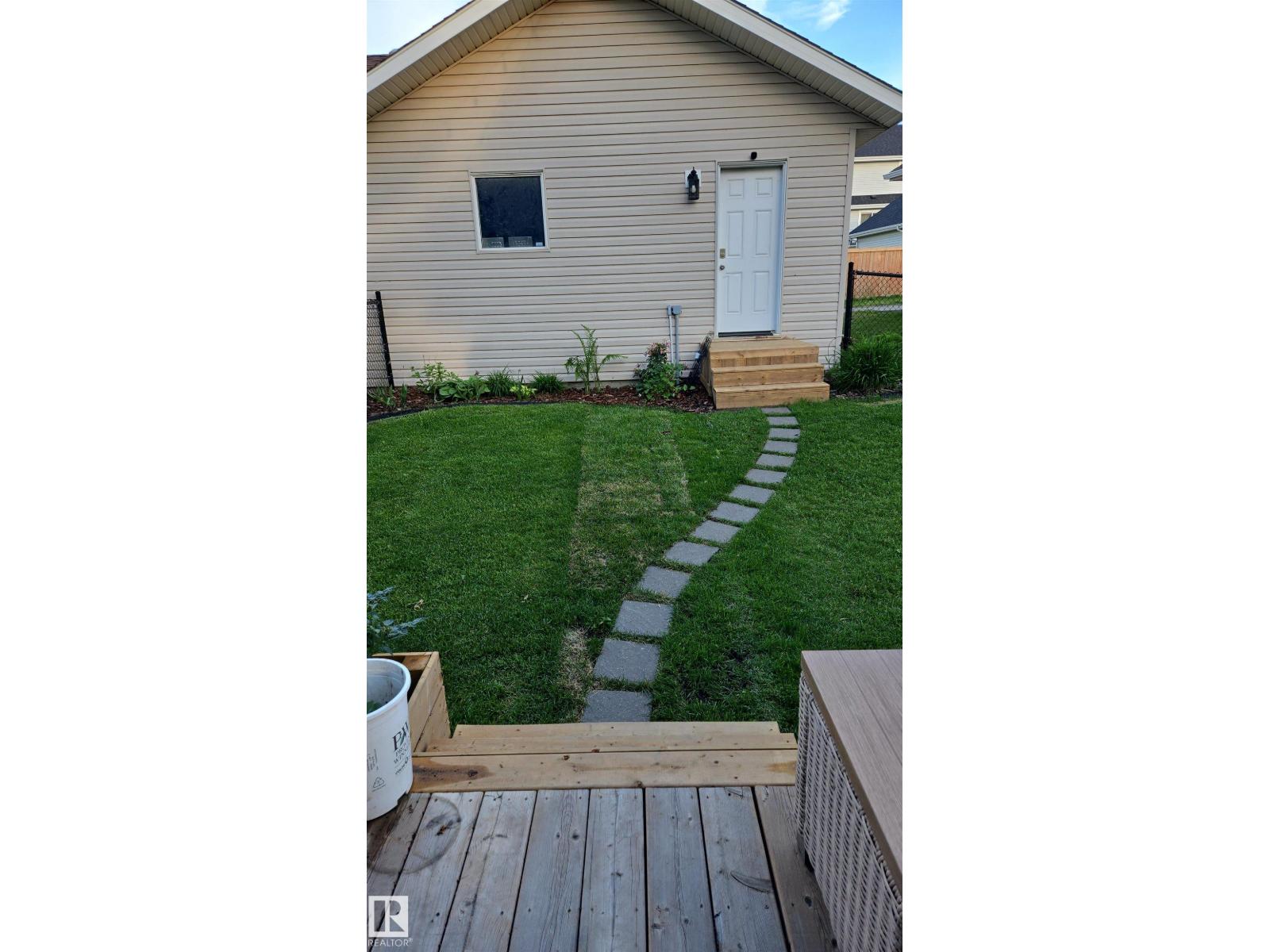 2061 Trumpeter Wy Nw, Edmonton, Alberta  T5S 0E7 - Photo 39 - E4483839