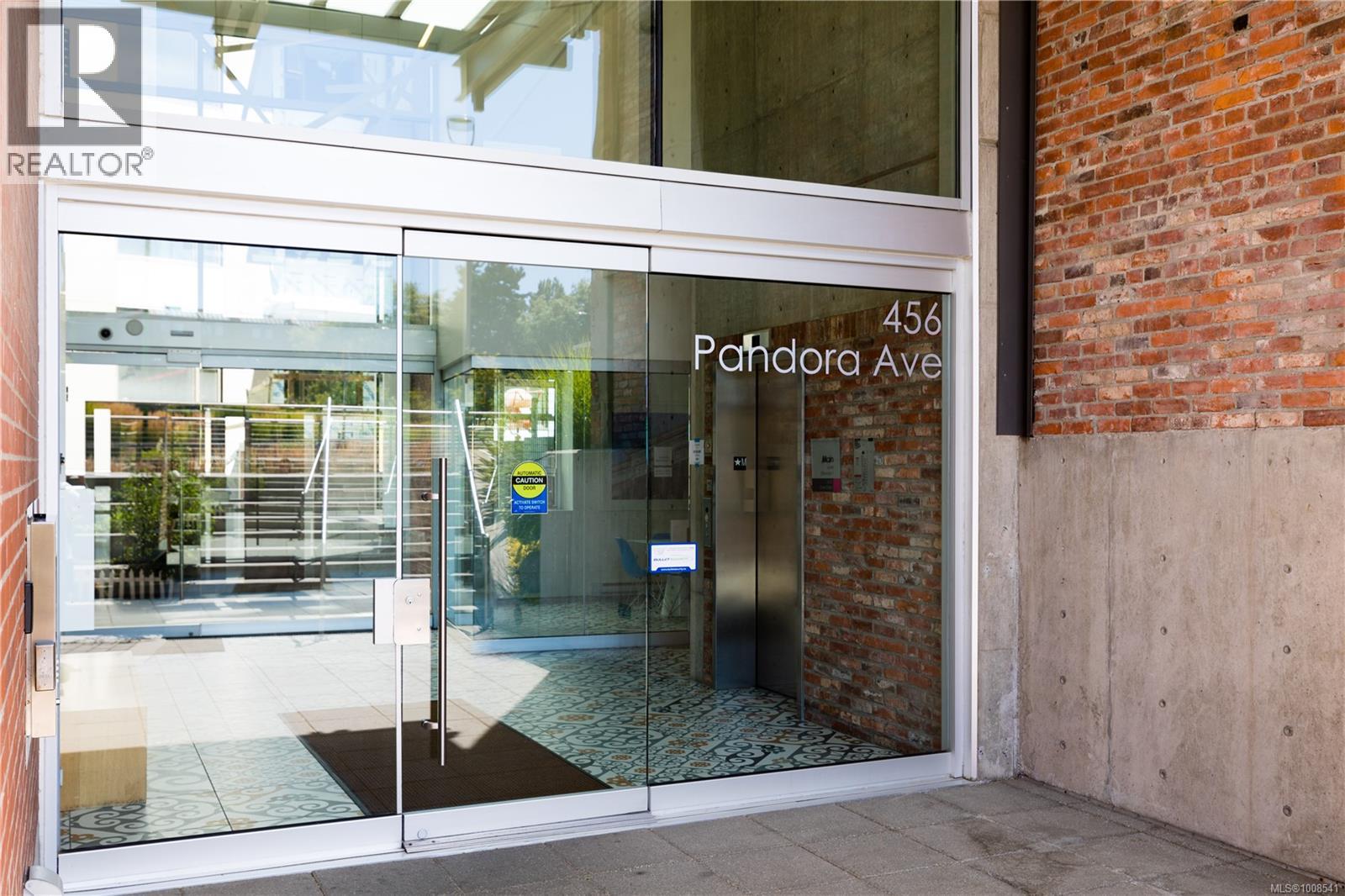 M11 456 Pandora Ave, Victoria, British Columbia  V8W 3C6 - Photo 10 - 1008541