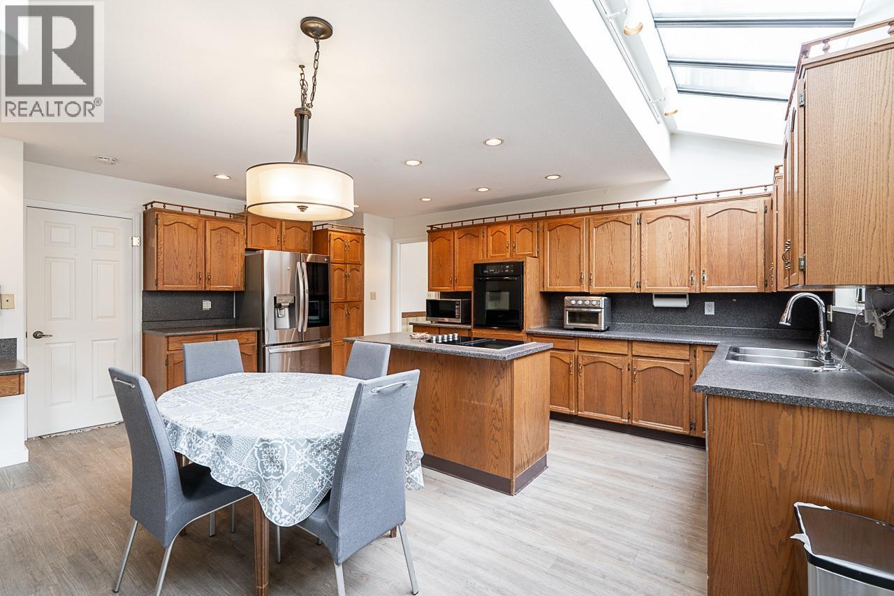 2235 W 16th Avenue, Vancouver, British Columbia  V6K 3B4 - Photo 29 - R3115412