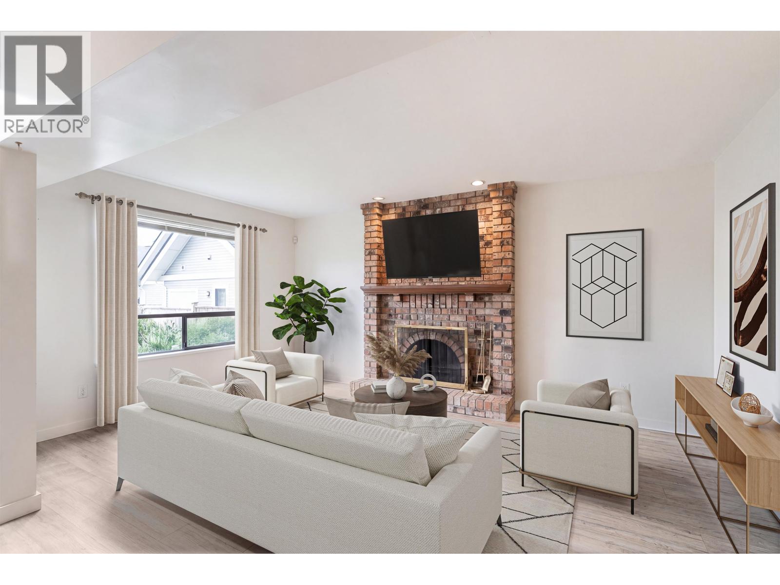 2235 W 16th Avenue, Vancouver, British Columbia  V6K 3B4 - Photo 3 - R3115412