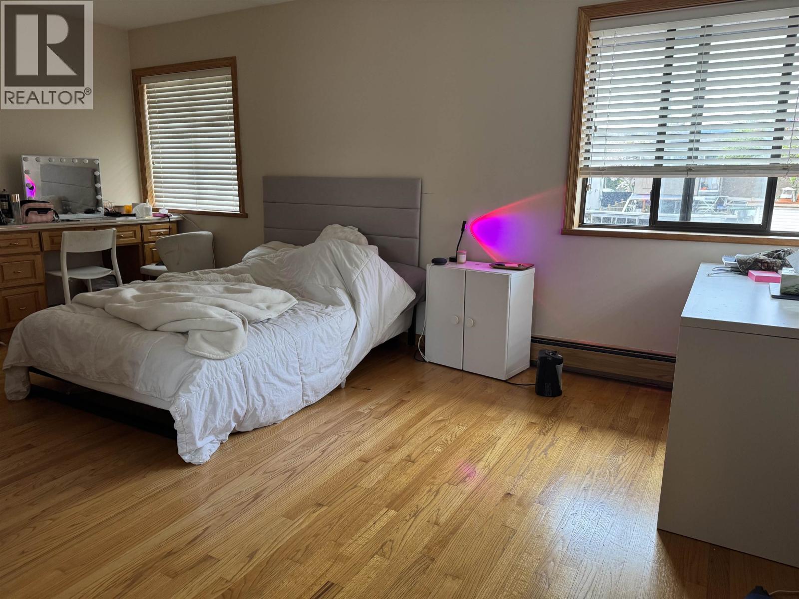 Main&above Lvl 6921 Grant Place, Burnaby, British Columbia  V5B 4X4 - Photo 11 - R3115413