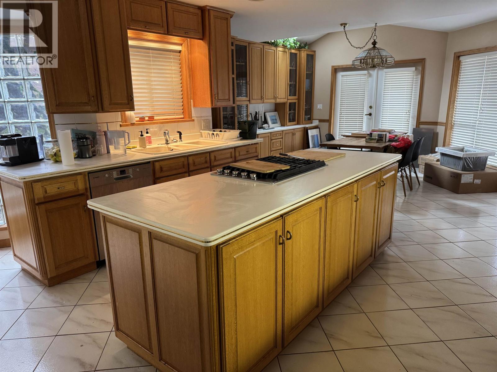 Main&above Lvl 6921 Grant Place, Burnaby, British Columbia  V5B 4X4 - Photo 6 - R3115413