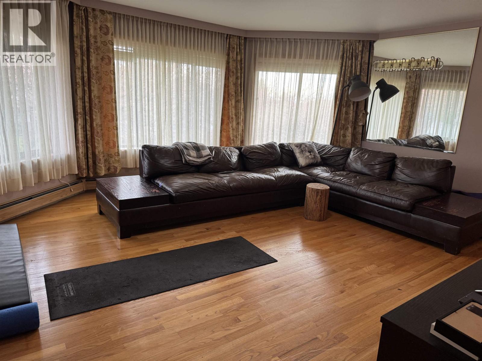 Main&above Lvl 6921 Grant Place, Burnaby, British Columbia  V5B 4X4 - Photo 8 - R3115413