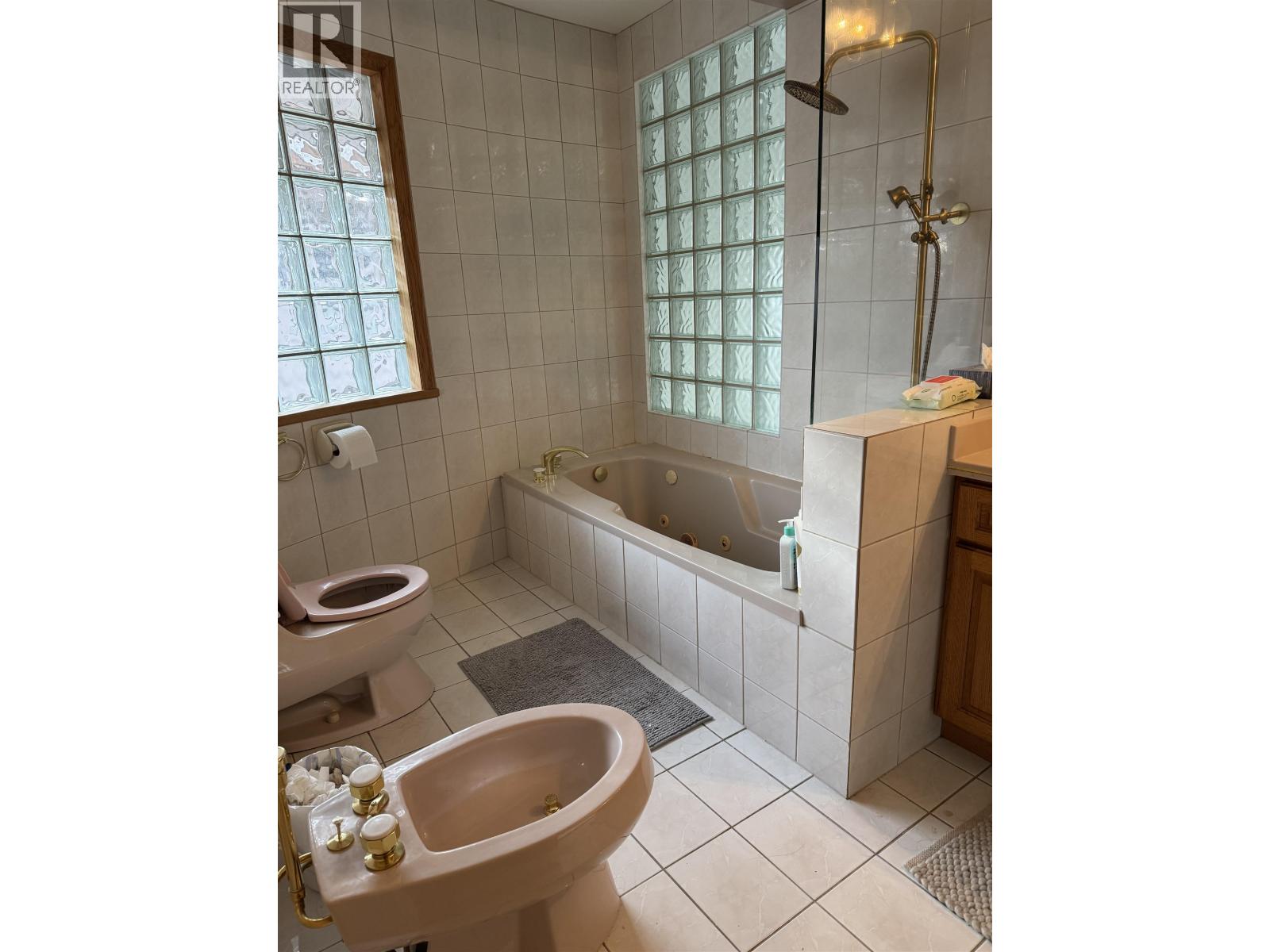 Main&above Lvl 6921 Grant Place, Burnaby, British Columbia  V5B 4X4 - Photo 9 - R3115413