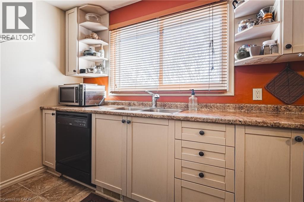 28 Munn Street, Hamilton, Ontario  L8V 1J9 - Photo 8 - 40822477