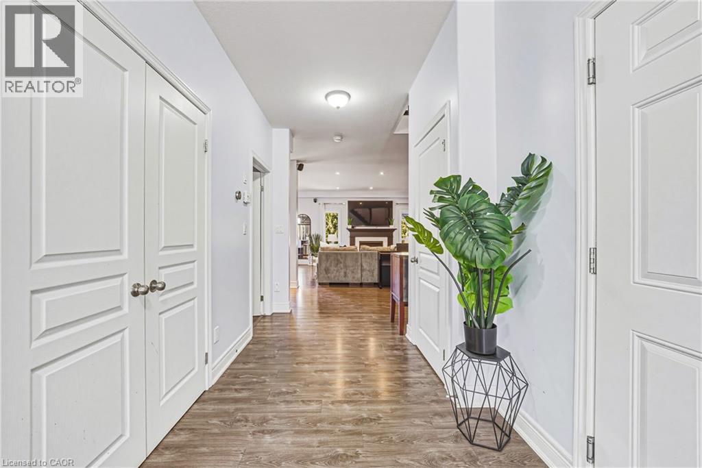 219 Walker Street, Cambridge, Ontario  N3C 2C4 - Photo 4 - 40819155