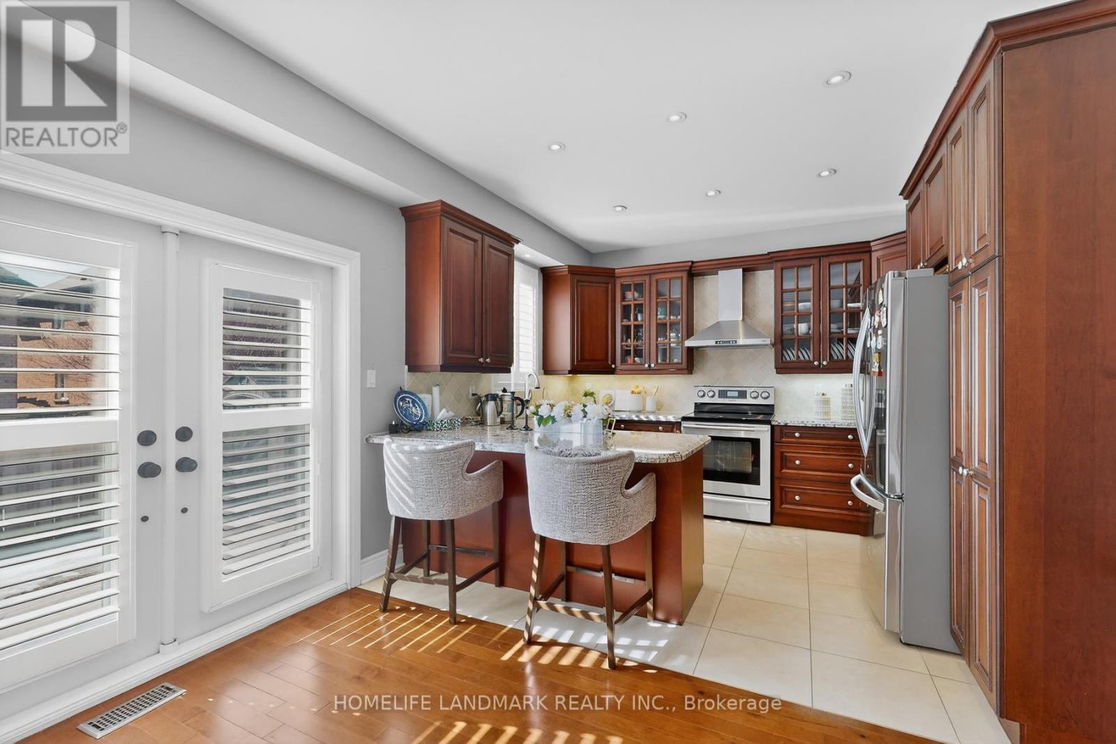 552 Morning Dove Drive, Oakville, Ontario  L6H 7L3 - Photo 7 - W13038554