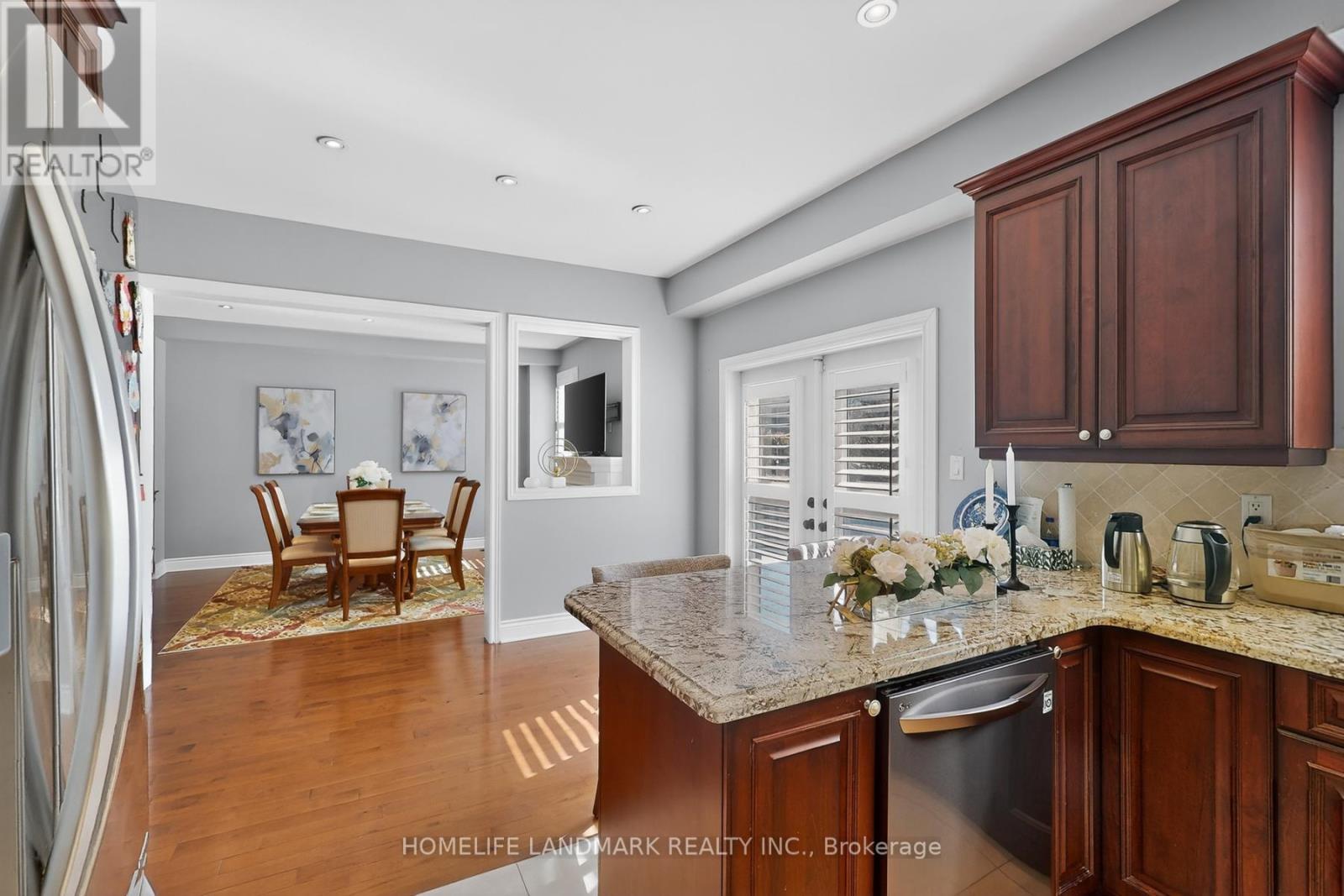 552 Morning Dove Drive, Oakville, Ontario  L6H 7L3 - Photo 9 - W13038554