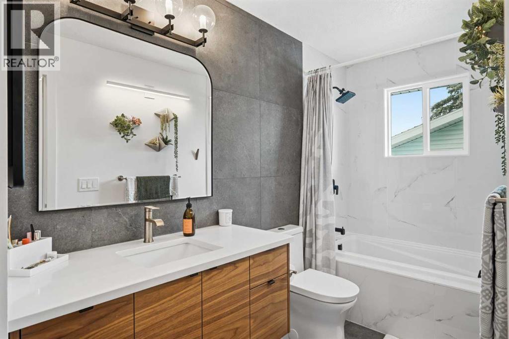 20 Dovely Way SE, Calgary, Alberta  T2B 2K8 - Photo 13 - A2304116