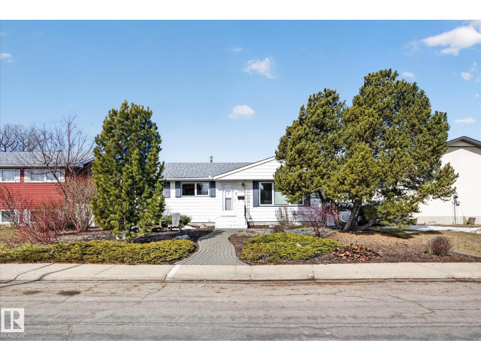 13832 88 ST NW, edmonton, Alberta