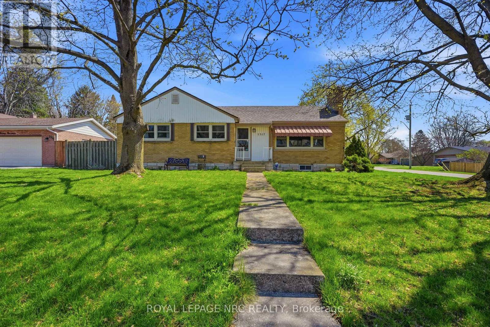 1317 Haist Street, Pelham, Ontario  L0S 1E0 - Photo 2 - X13038598