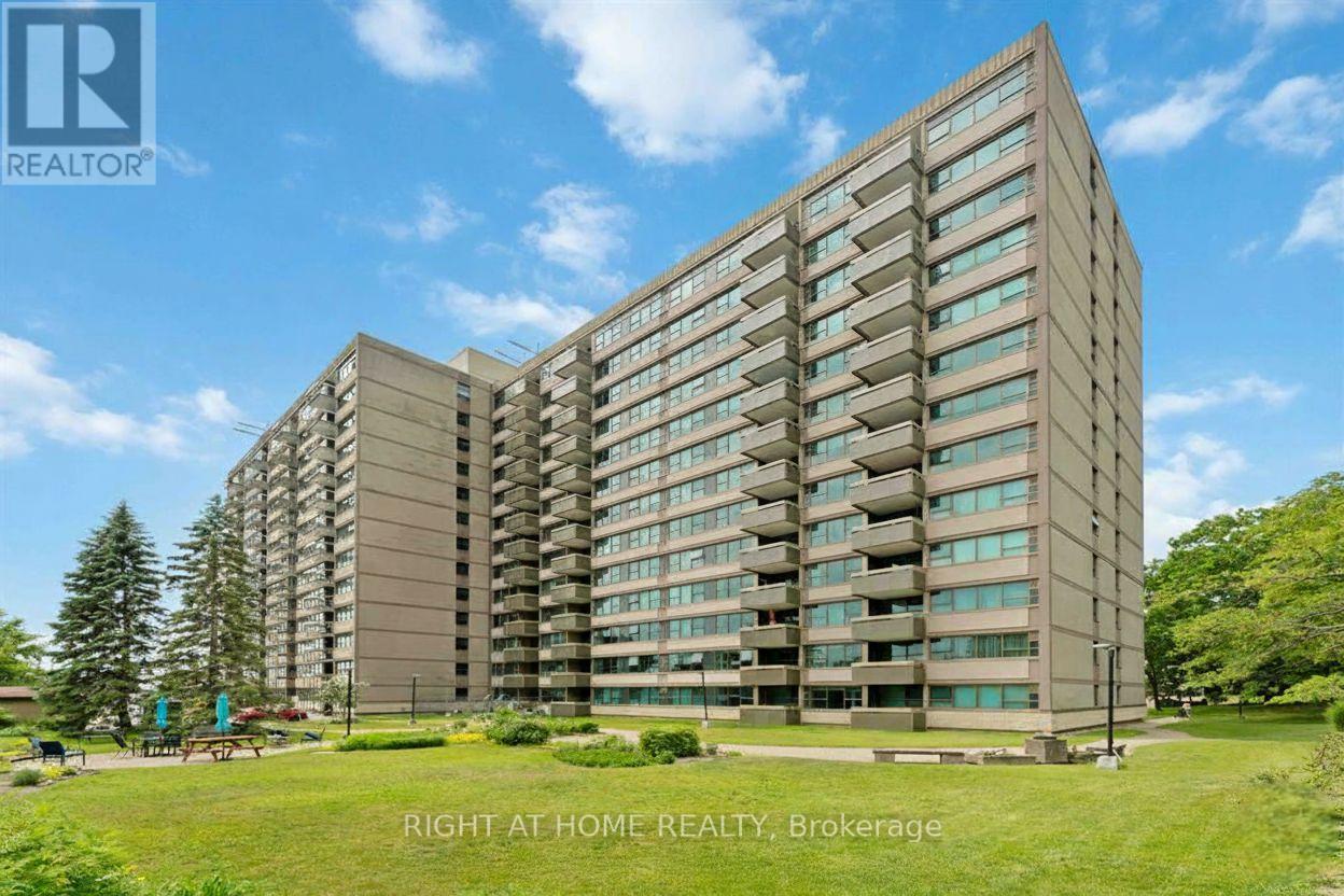 903 - 555 BRITTANY DRIVE, Ottawa, Ontario