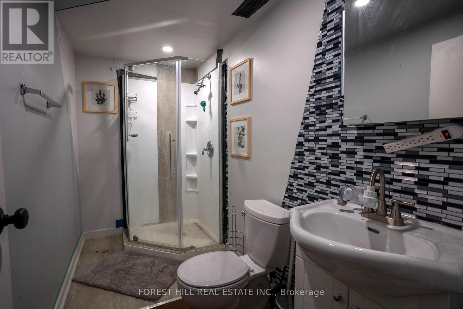 170 Bogert Avenue, Toronto, Ontario  M2N 1K9 - Photo 10 - C13038574