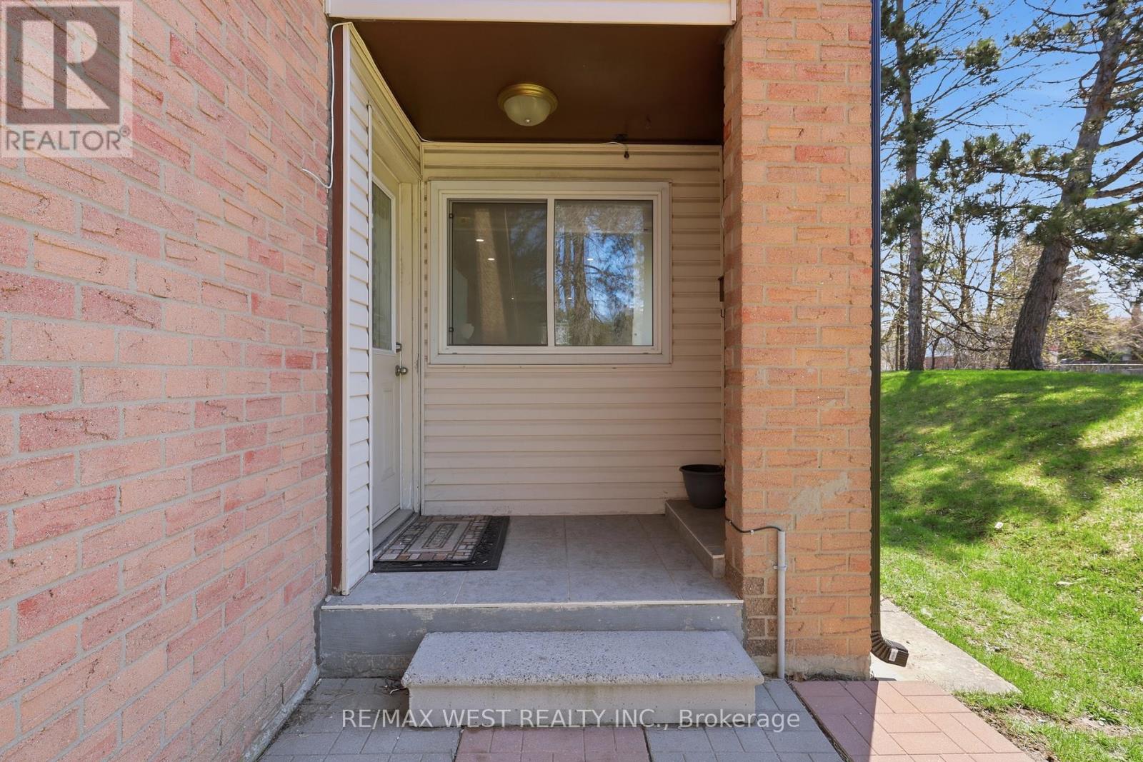 1 - 151 Wickson Trail, Toronto, Ontario  M1B 2L5 - Photo 3 - E13038612