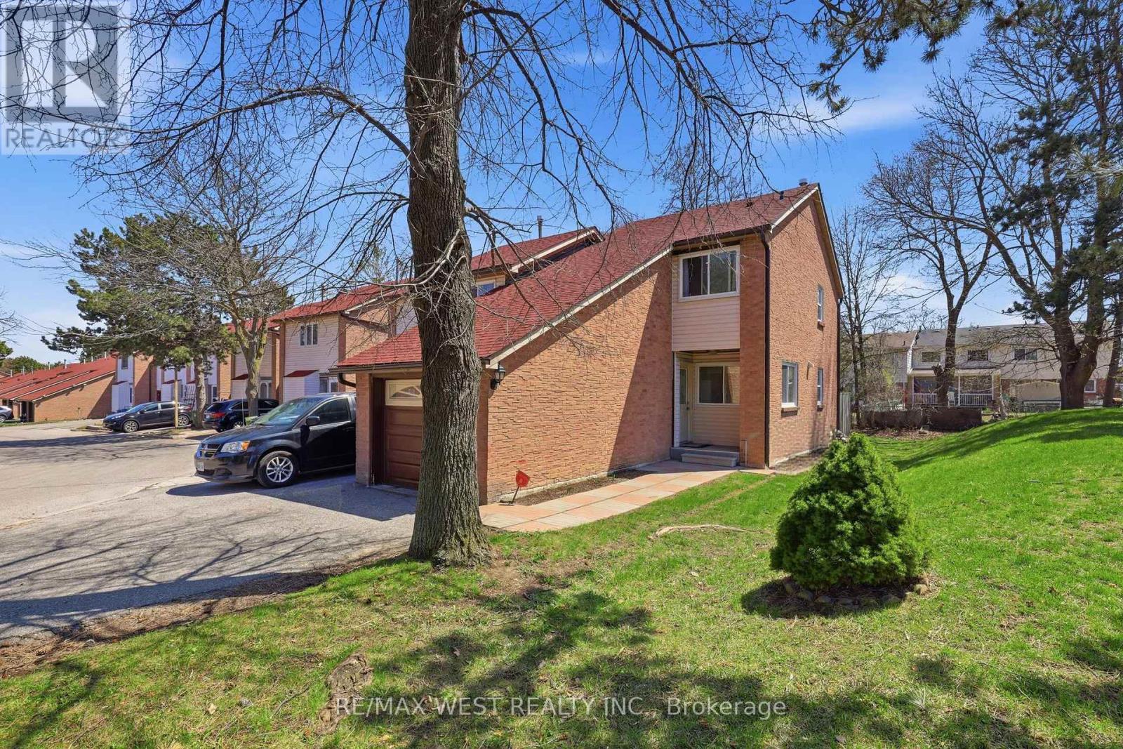 1 - 151 Wickson Trail, Toronto, Ontario  M1B 2L5 - Photo 4 - E13038612