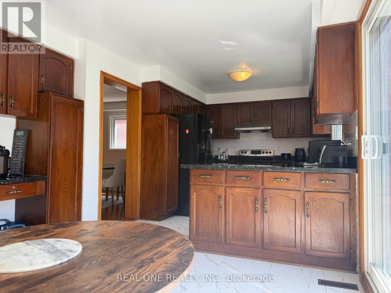 14 Empringham Crescent, Markham (Milliken Mills West), Ontario  L3R 3G1 - Photo 6 - N13038614