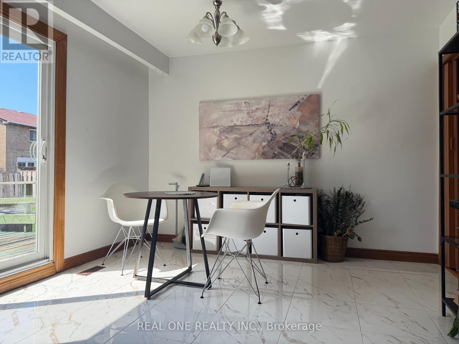 14 Empringham Crescent, Markham (Milliken Mills West), Ontario  L3R 3G1 - Photo 7 - N13038614