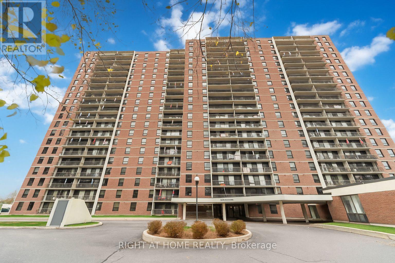 311 - 665 Bathgate Drive, Ottawa, Ontario  K1K 3Y4 - Photo 2 - X12837620