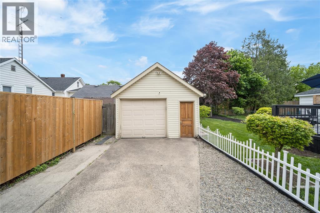 336 Blanche Street, Sarnia, Ontario  N7T 6N5 - Photo 5 - 26009085