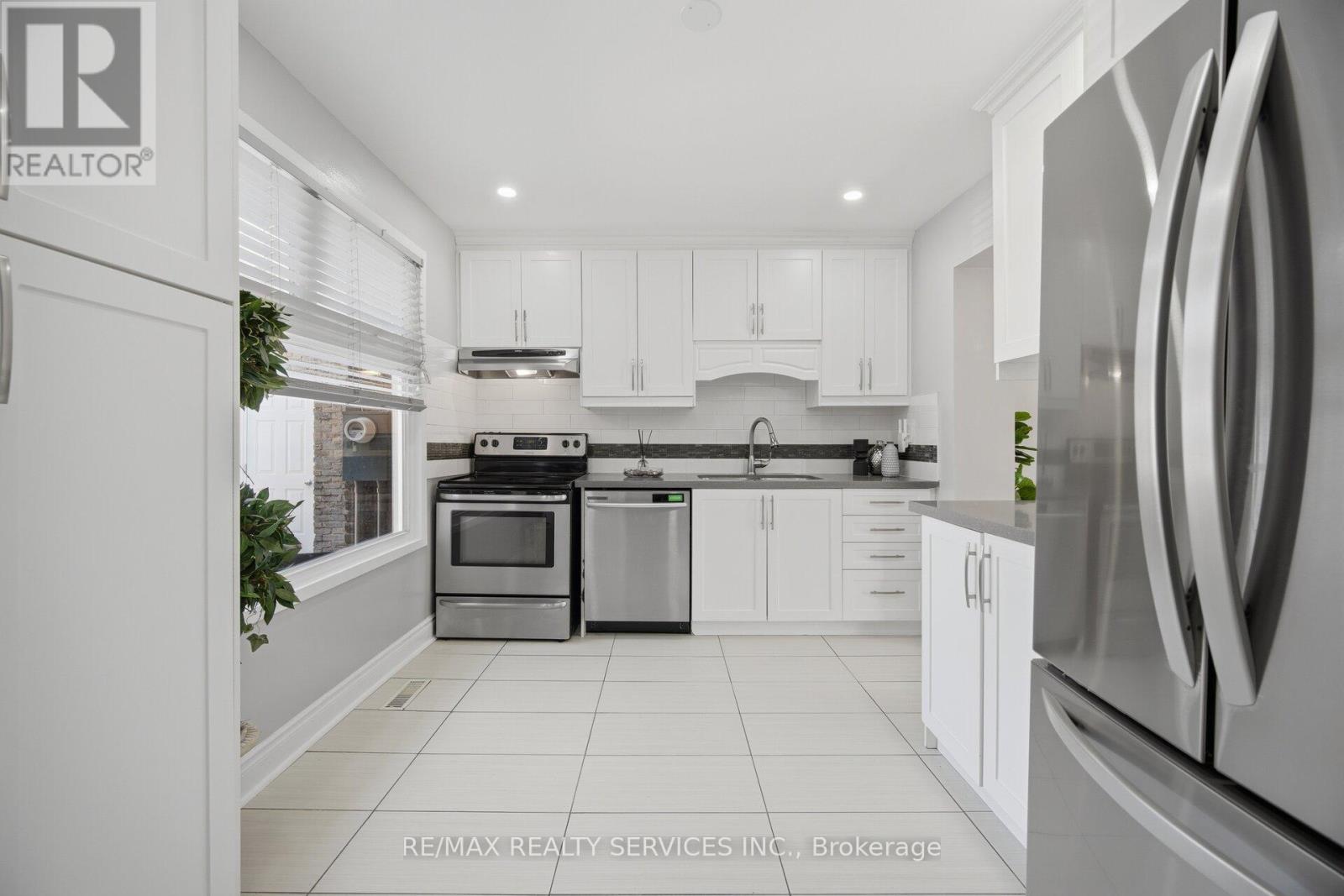 97 Greene Drive, Brampton, Ontario  L6V 2P2 - Photo 12 - W13038566