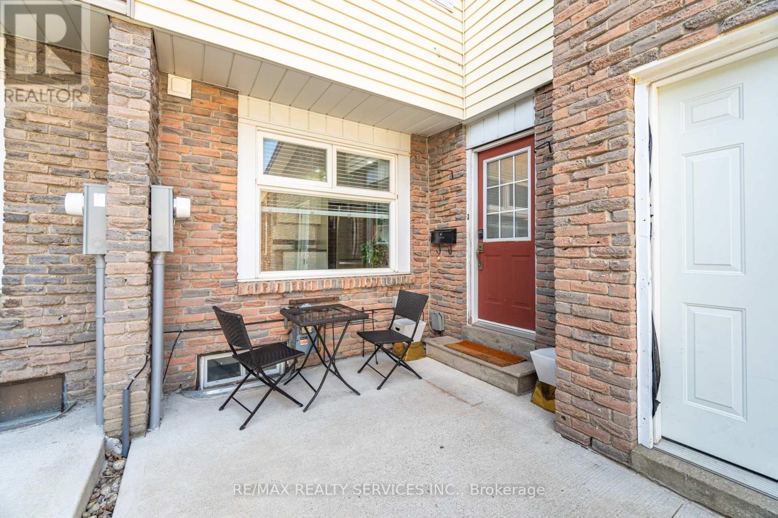 97 Greene Drive, Brampton, Ontario  L6V 2P2 - Photo 3 - W13038566