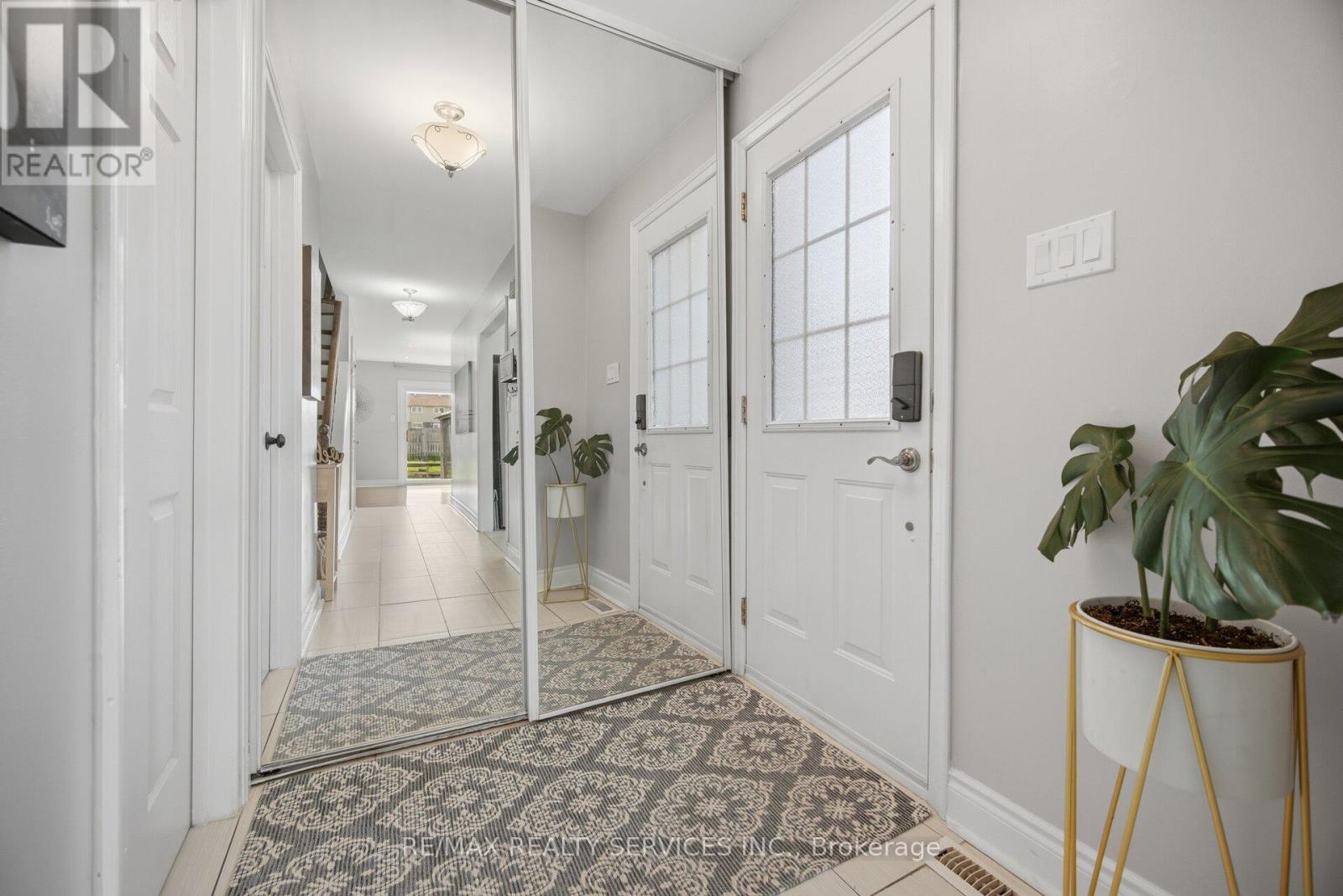 97 Greene Drive, Brampton, Ontario  L6V 2P2 - Photo 4 - W13038566