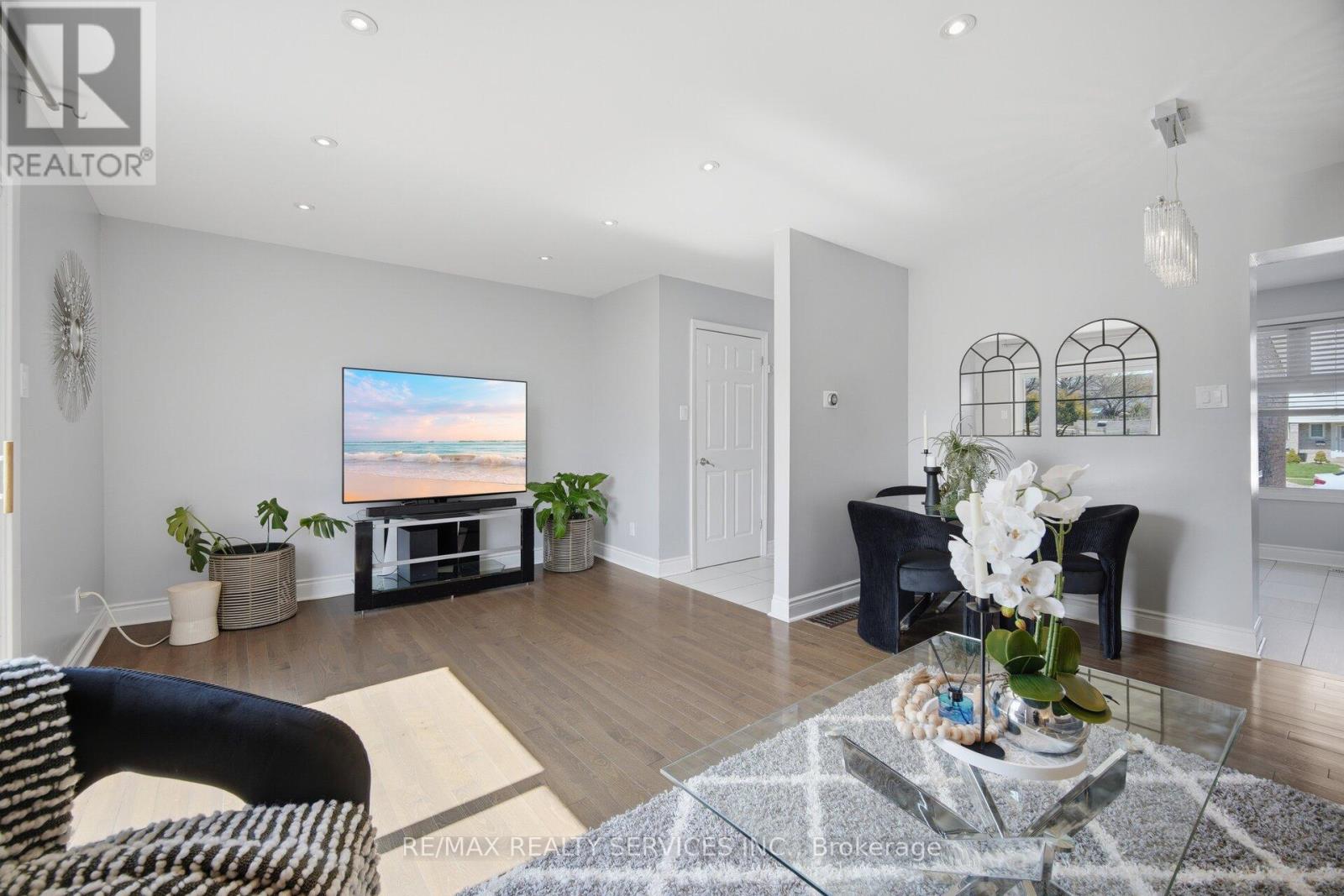 97 Greene Drive, Brampton, Ontario  L6V 2P2 - Photo 8 - W13038566