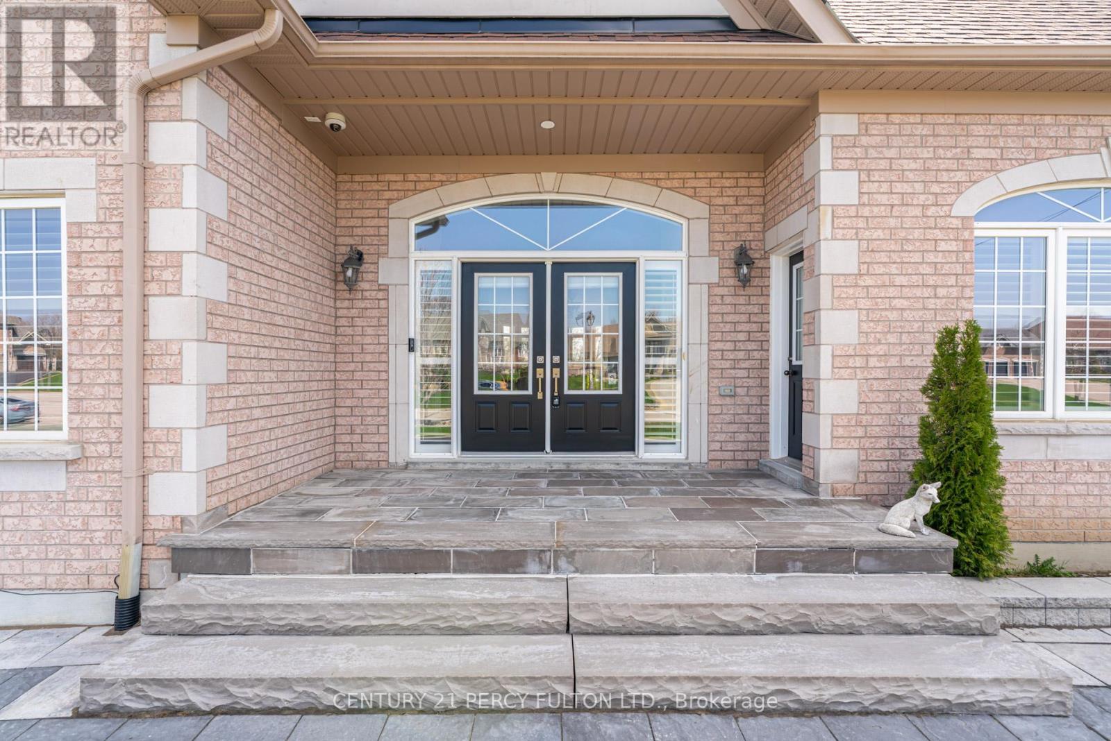 5121 Tom Thomson Court, Pickering, Ontario  L1Y 0A1 - Photo 5 - E13038522